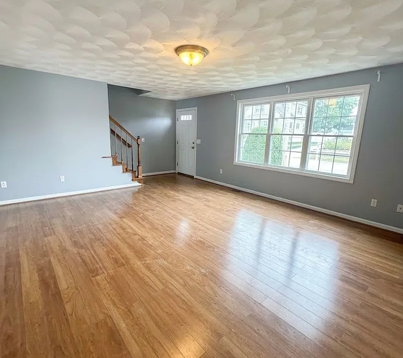 8 Tobie Ave