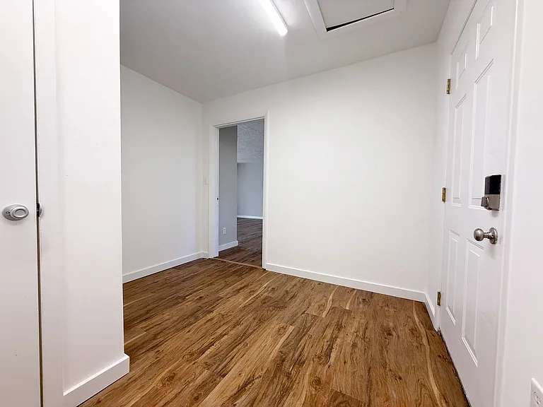 325 Petite Dr — Photo 12