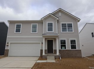 420 Hidden Riv W, Holly, MI 48442