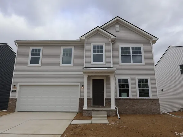 420 Hidden Riv W, Holly, MI 48442