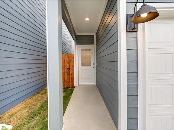 3rd image of 28246 Meadowlark Sky Dr