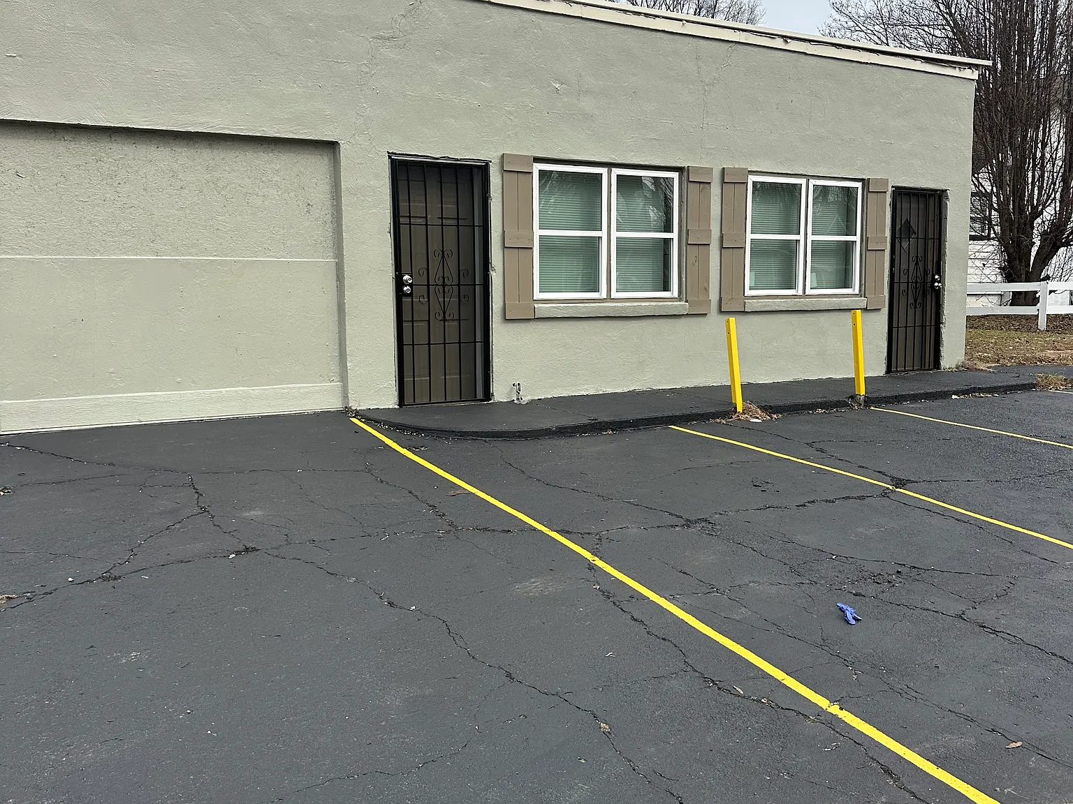2 bed, 1200 sqft, $1,300 — Photo 1