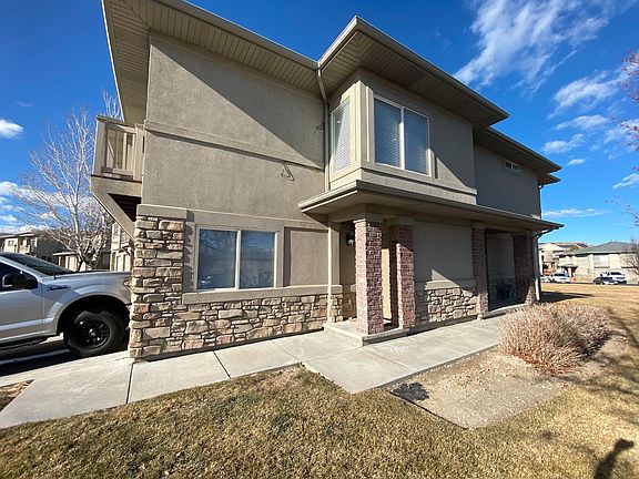 2nd image of 4884 Aspen Springs Dr