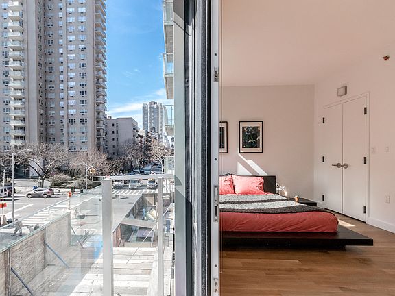4th image of 501 E 74th St APT 4B