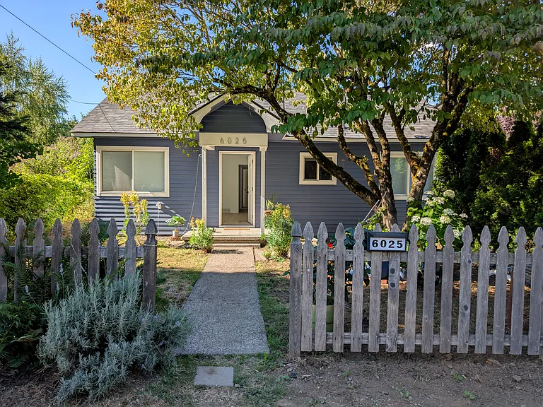 6025 NE Simpson St — Photo 2
