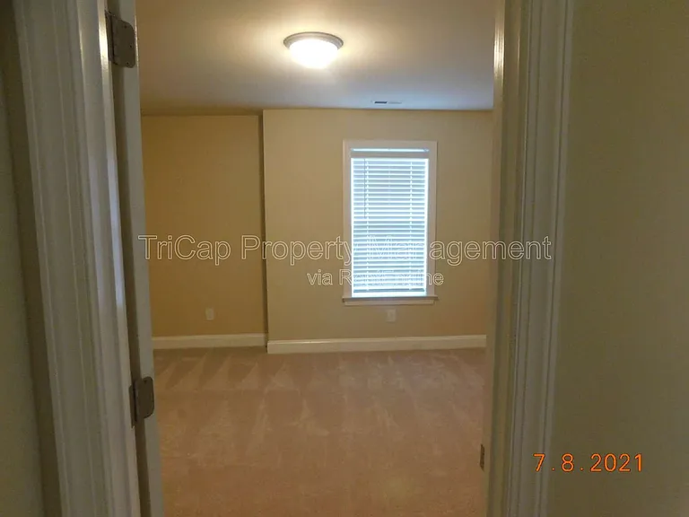 8030 Upper Lake Dr — Photo 18