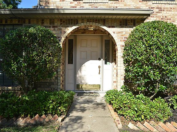 3rd image of 15514 Windy Cove Dr