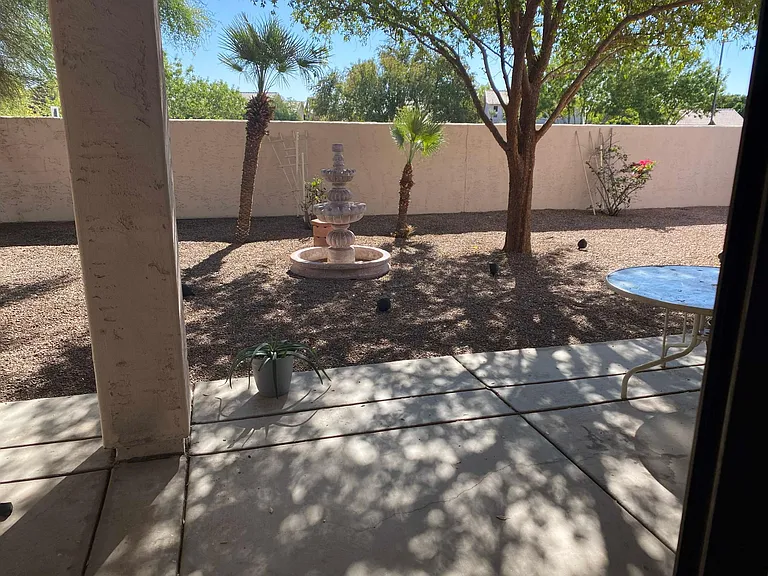 5653 W Irma Ln — Photo 9