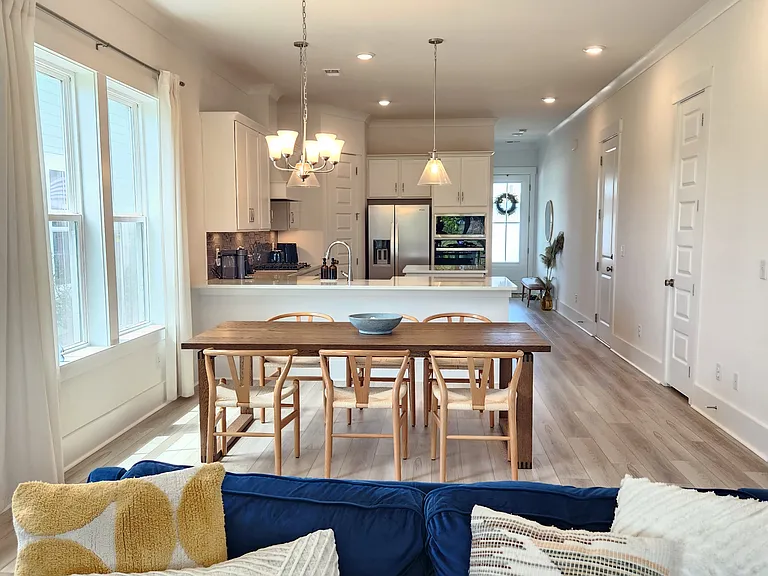 352 Trailmore Ln — Photo 8