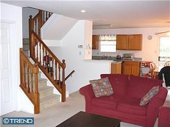3rd image of 126 Versailles Ct