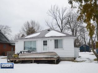 W6317 Webers Point Rd, Shawano, WI 54166