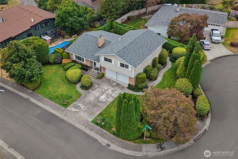 2nd image of 32125 27th Avenue SW