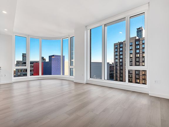 4th image of 29-17 40th Ave #706