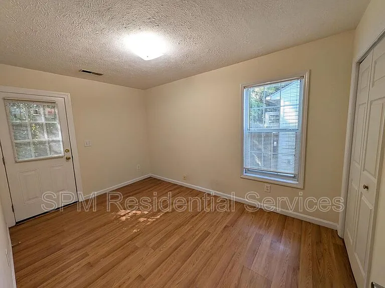 717 Varsity Dr — Photo 13