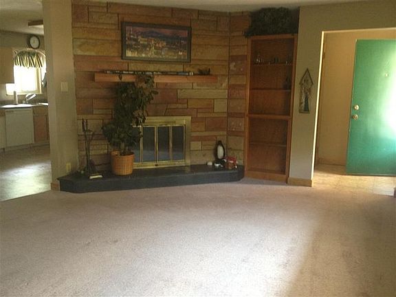 3rd image of 2717 Parklawn Dr