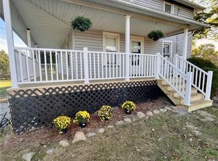 3990 Edison St NE, Hartville, OH 44632