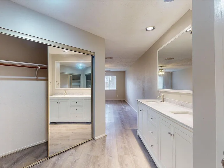 2331 Barrington Place Dr — Photo 26