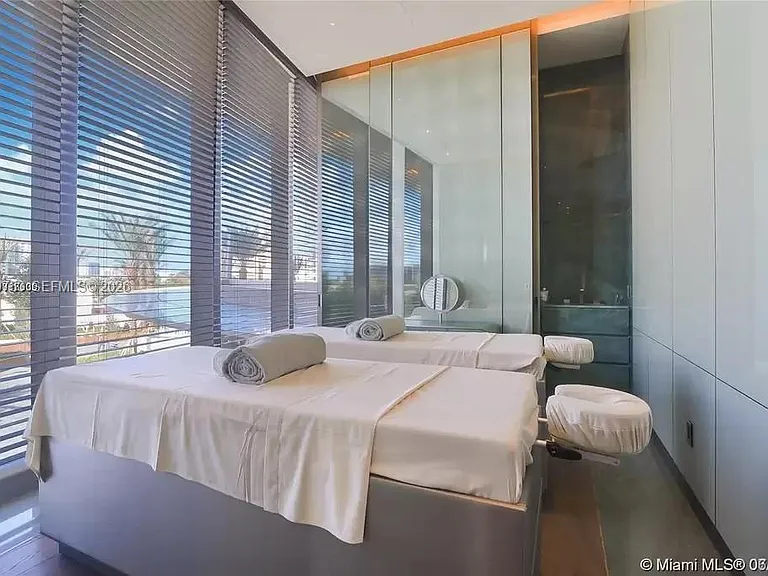 18975 Collins Ave #5105 — Photo 39