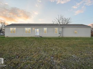 4285 Dexel Dr, Burton, MI 48519