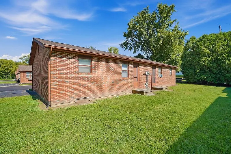 2 bed, 1.0 bath, $1,000 — Photo 2