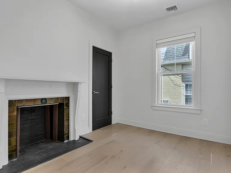 182 Waterman St #2D — Photo 11