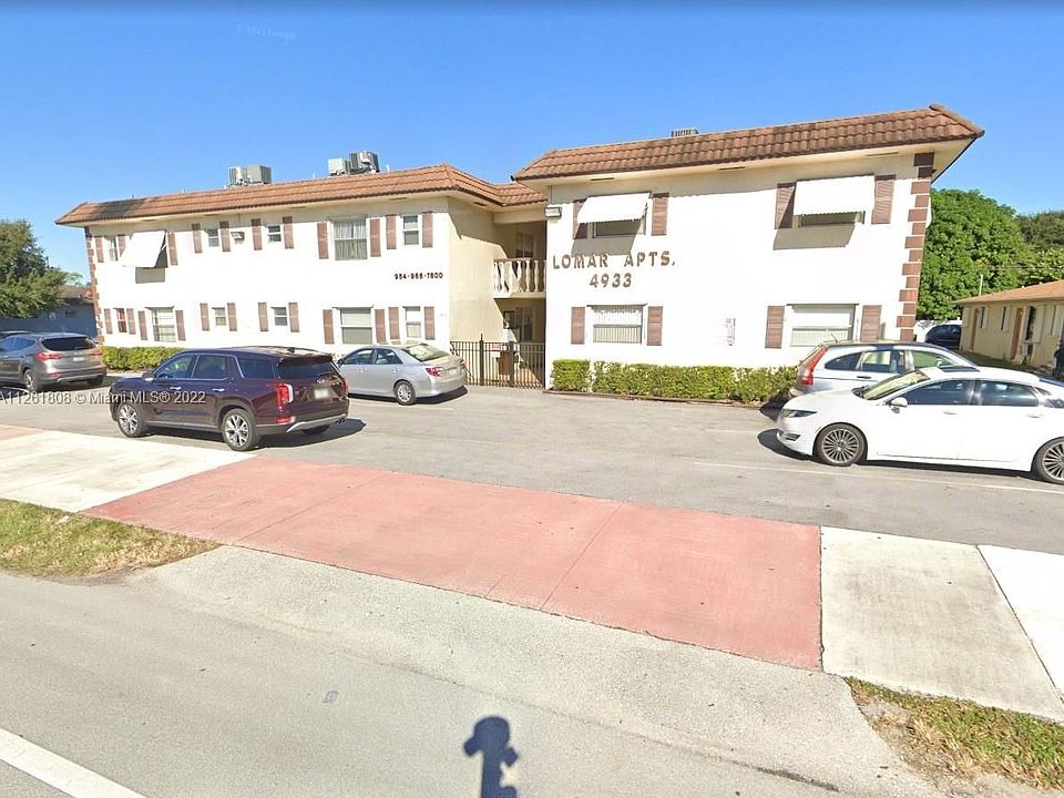 2nd image of 4933 Hollywood Blvd #105