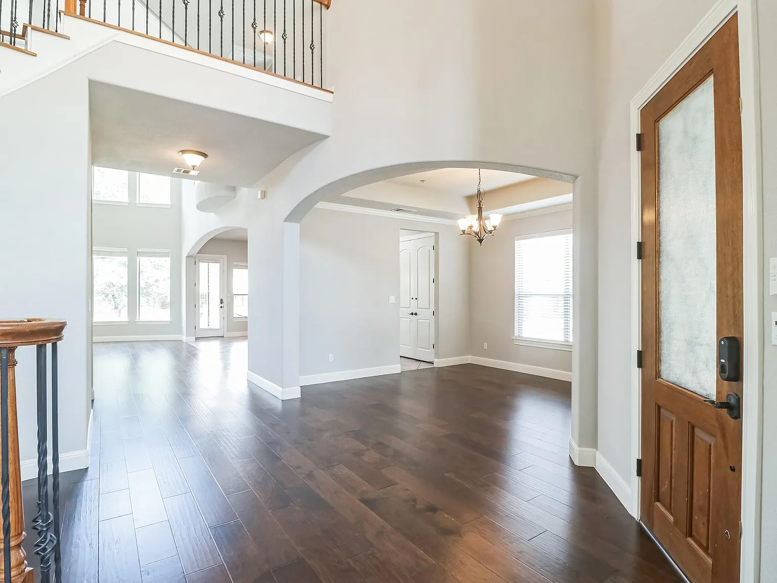 4 bed, 3.5 bath, 3891 sqft, $3,500 — Photo 3