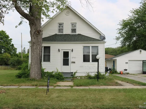 2703 Narloch St, Saginaw, MI 48601