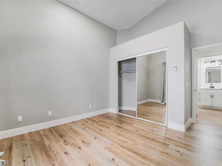 9171 W Viking Rd — Photo 30