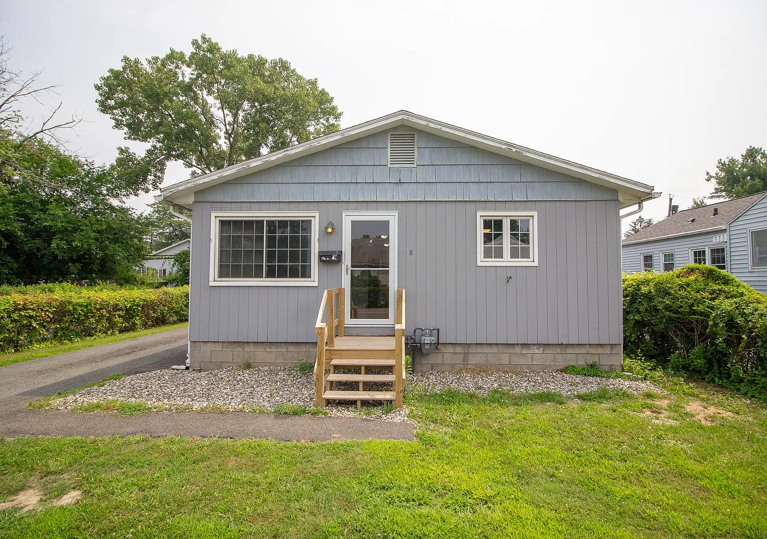 3 Bedrooms, 2 Bathrooms - North Colonie Schools — Photo 1