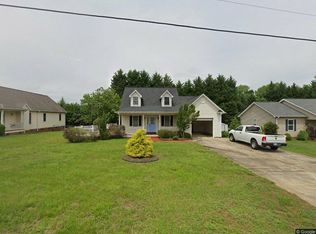 424 Mary Ann St, Easley, SC 29640