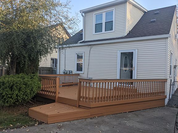3rd image of 94 W Mapledale Ave