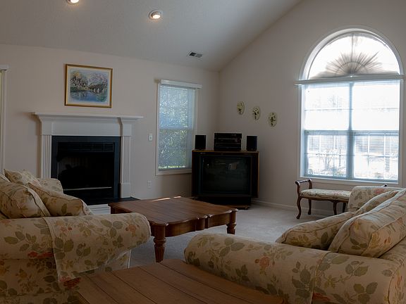 3rd image of 635 Sea Castle Ct