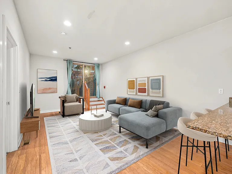 4030 Irving Street — Photo 5