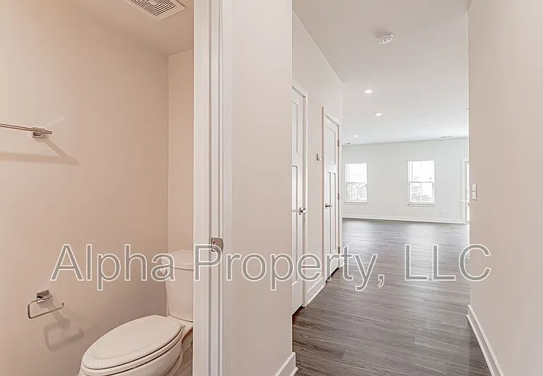 130 Eagle Wood Dr — Photo 5