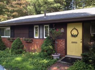 20 Eisenhower Rd, Framingham, MA 01701