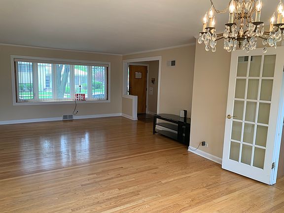 3rd image of 4120 Birchwood Ave