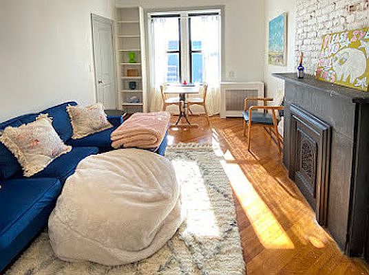 2nd image of 579 Hancock St Floor 3