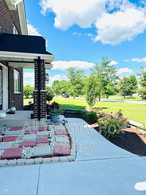 5 bed, 4.0 bath, $4,495 — Photo 4