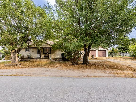 2nd image of 502 S Pear Street