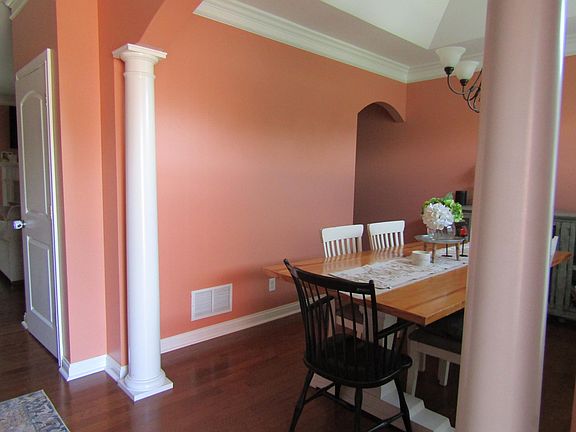 4th image of 895 Abingdon Ln