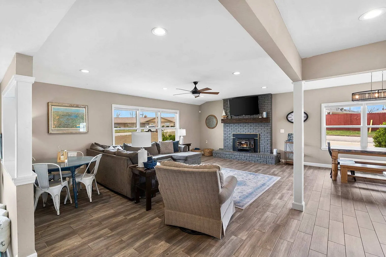 3 bed, 2.0 bath, 2131 sqft, $3,775 — Photo 3