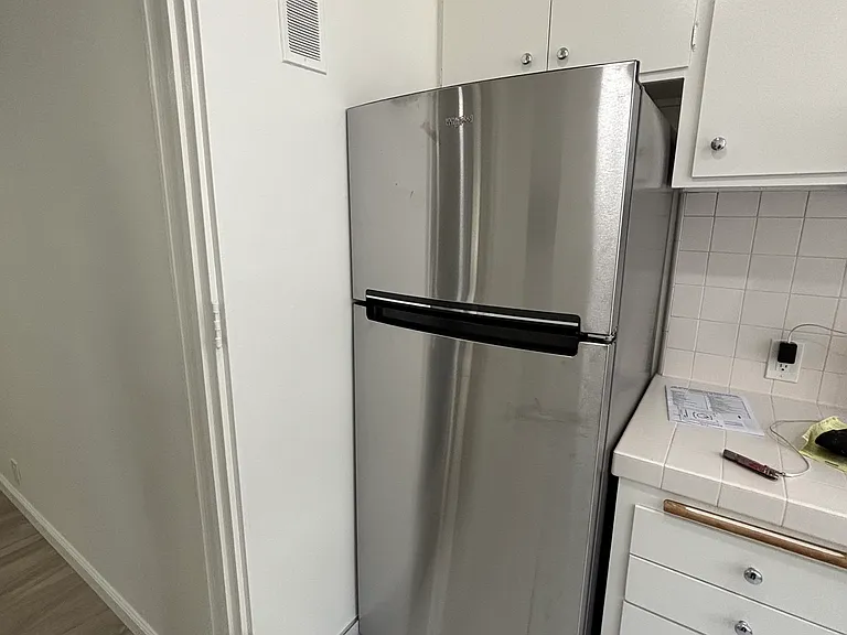 533 S Hudson Ave — Photo 19