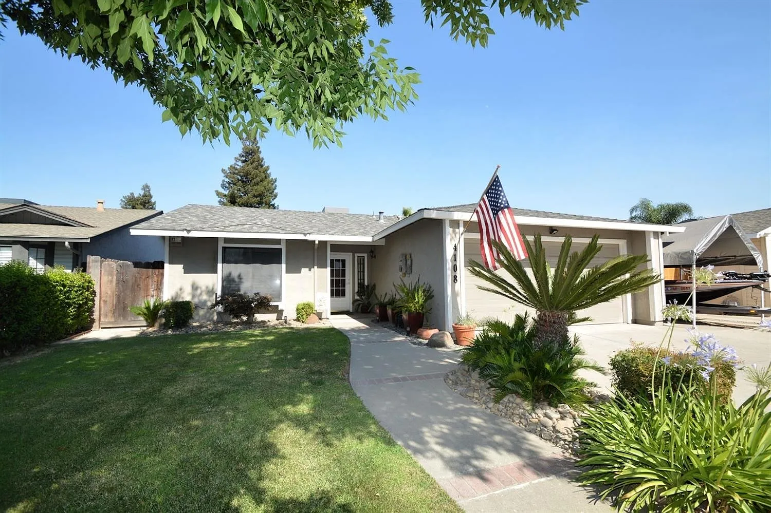 Single story near freeway access and major shopping! — Photo 3