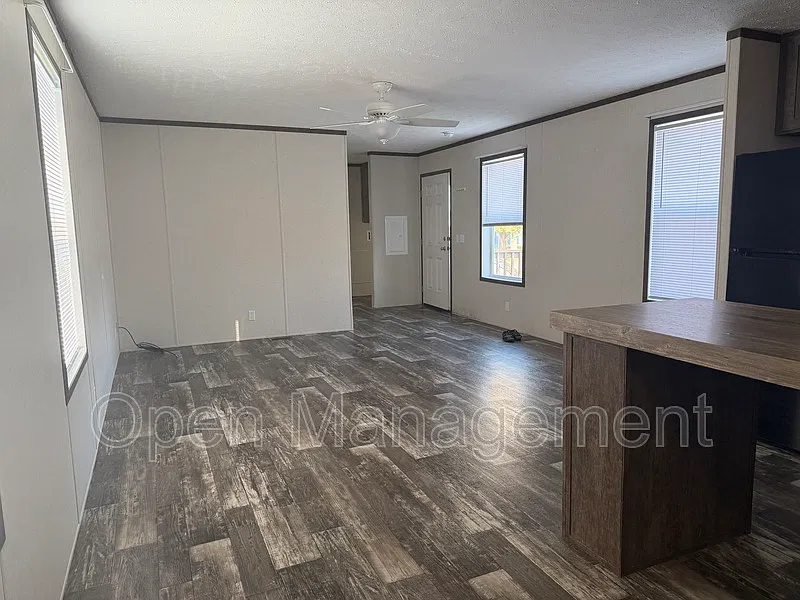 201 E St #362
