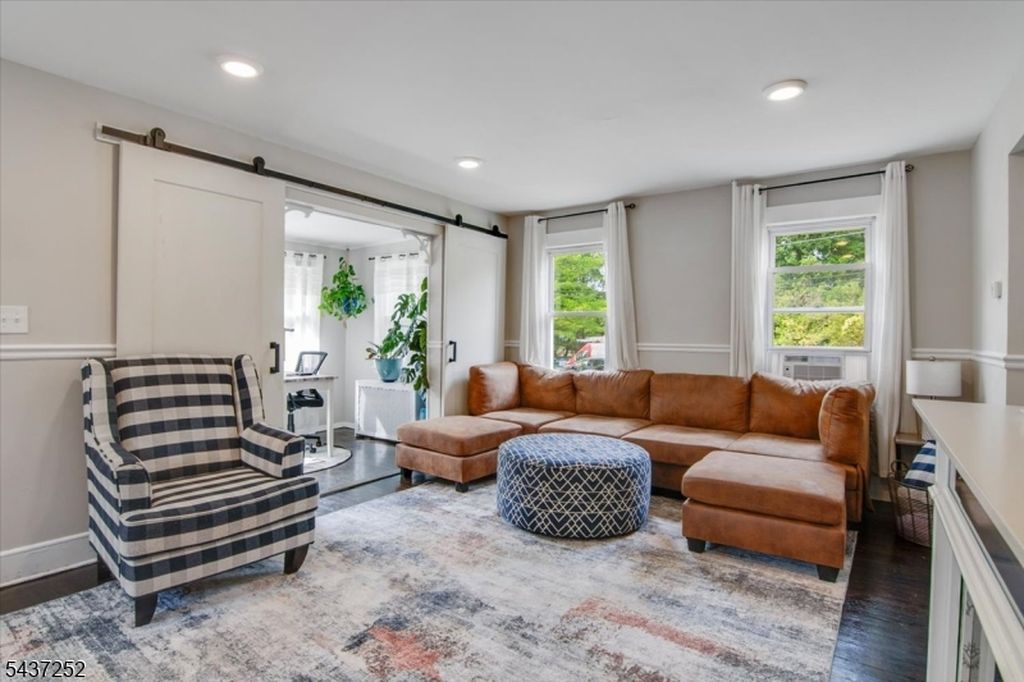 Apartment in Cedar Grove, Essex - View 5