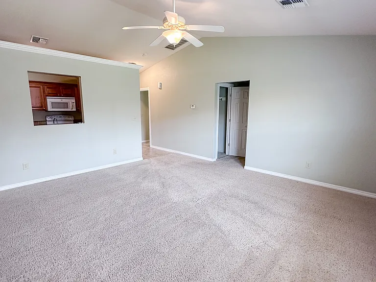 4407 SW Hickory Ln — Photo 7