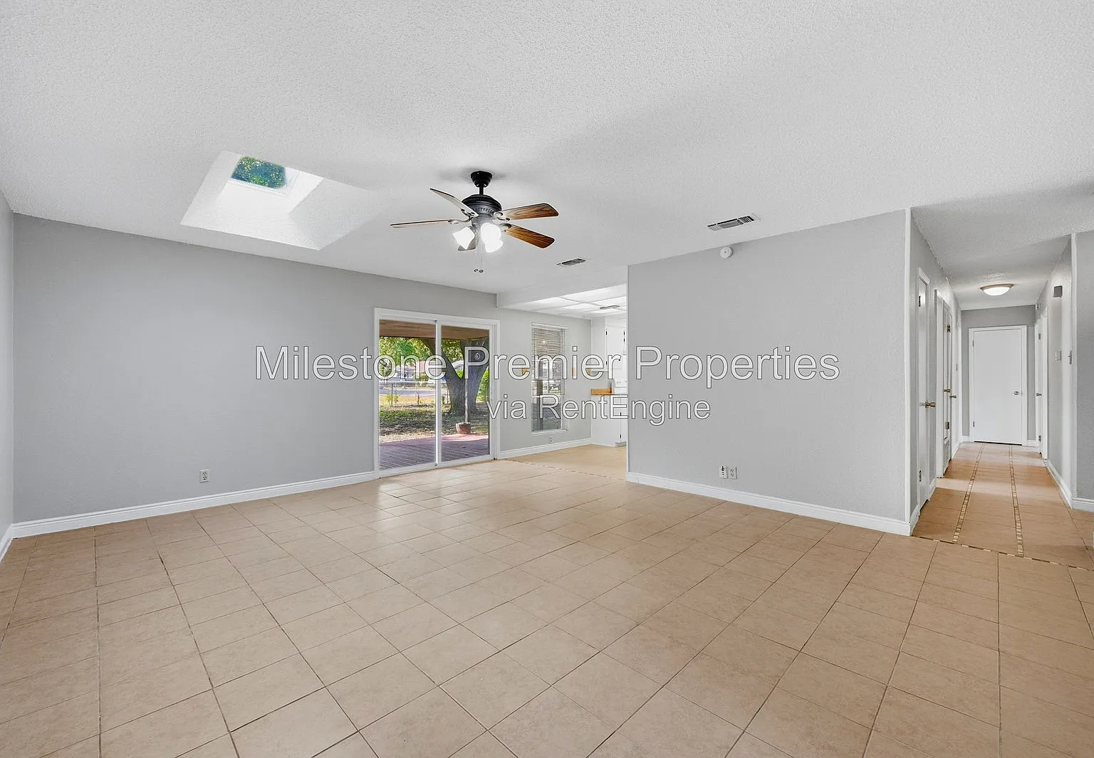 3 bed, 2.0 bath, 1212 sqft, $1,495 — Photo 4