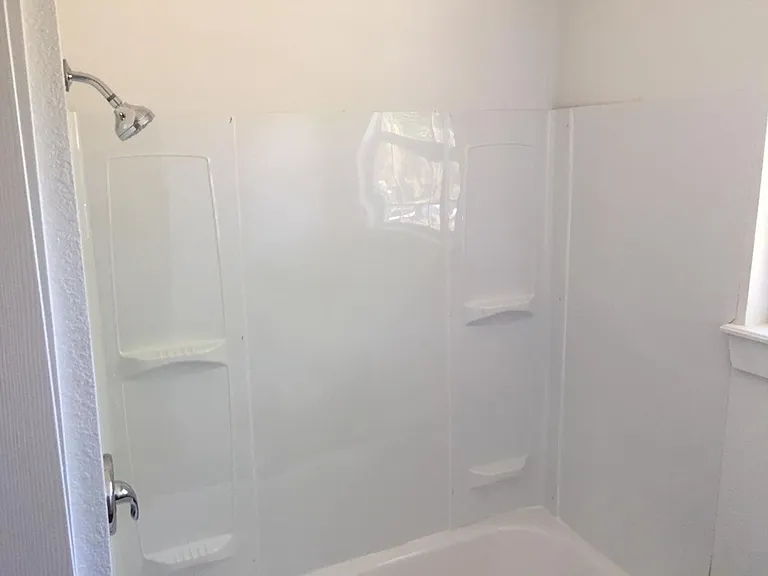 710 Poinsettia — Photo 5