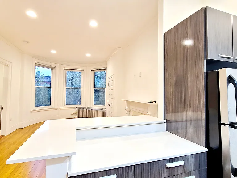 379 Commonwealth Ave #6 — Photo 2
